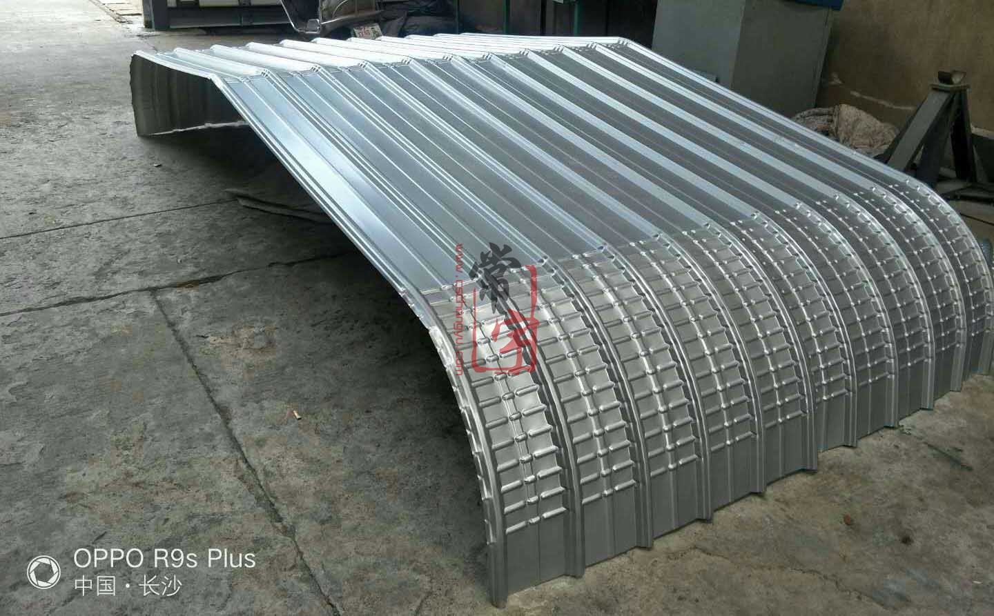 常宇-820型弧形瓦0.5寶鋼銀色